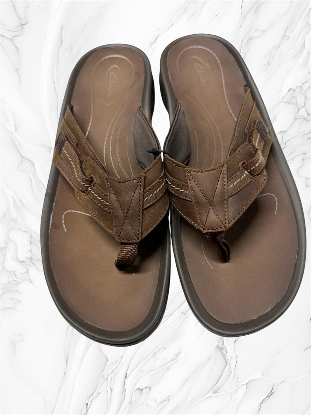 Clark’s Men's Brown Leather Flip-Flop Sandals size 11